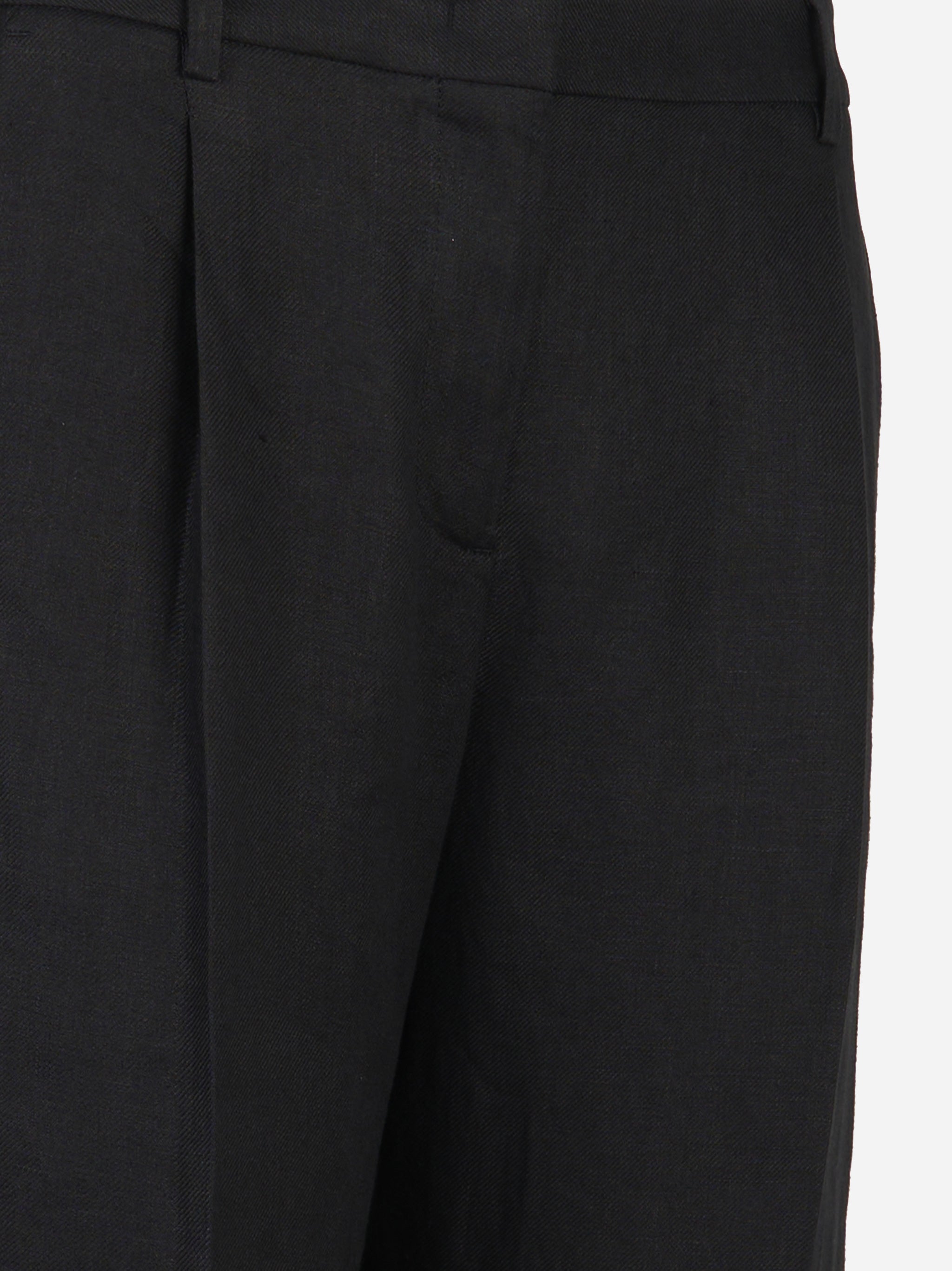 Pantalone con una pince in puro lino Nero