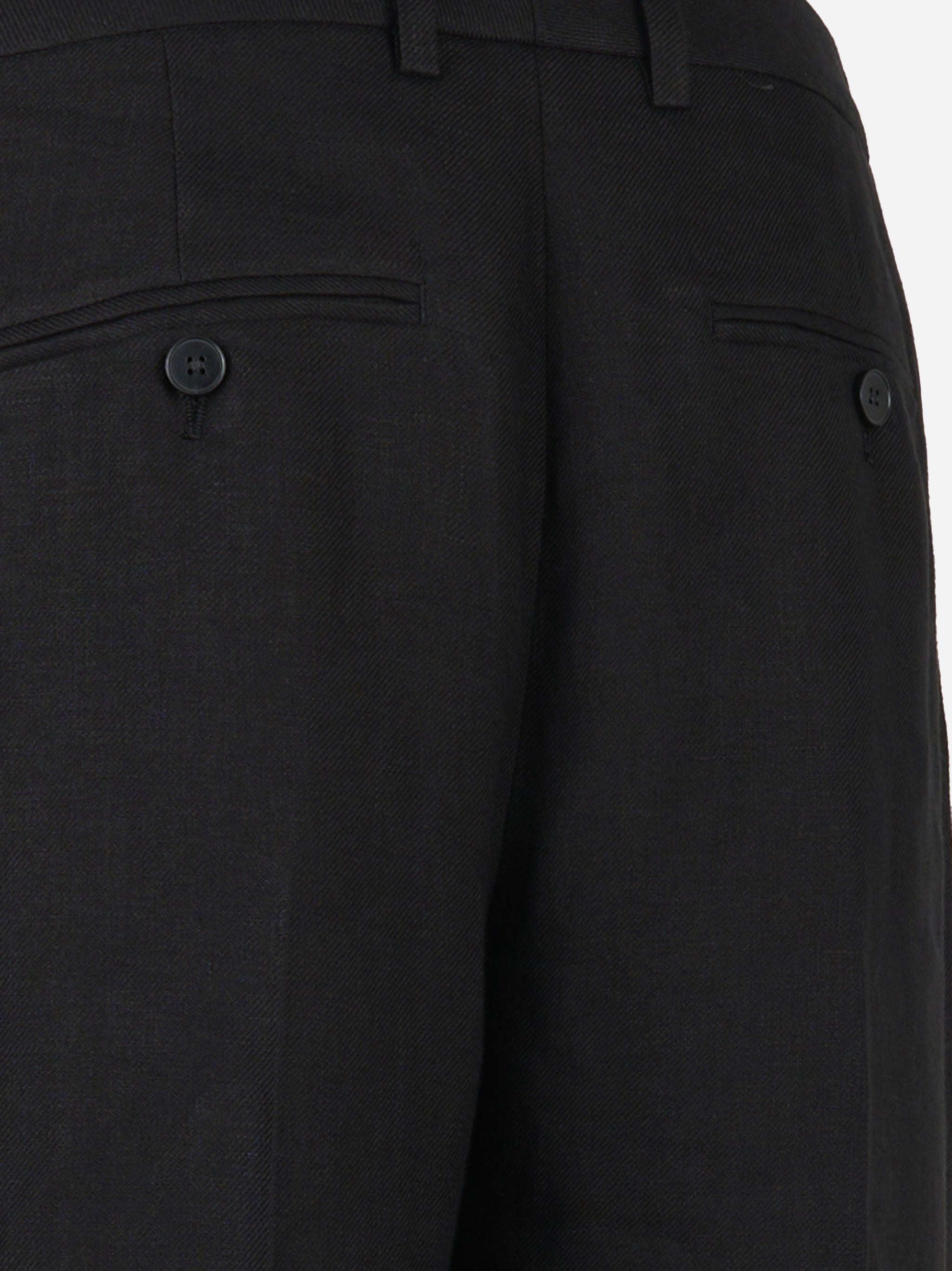 Pantalone con una pince in puro lino Nero