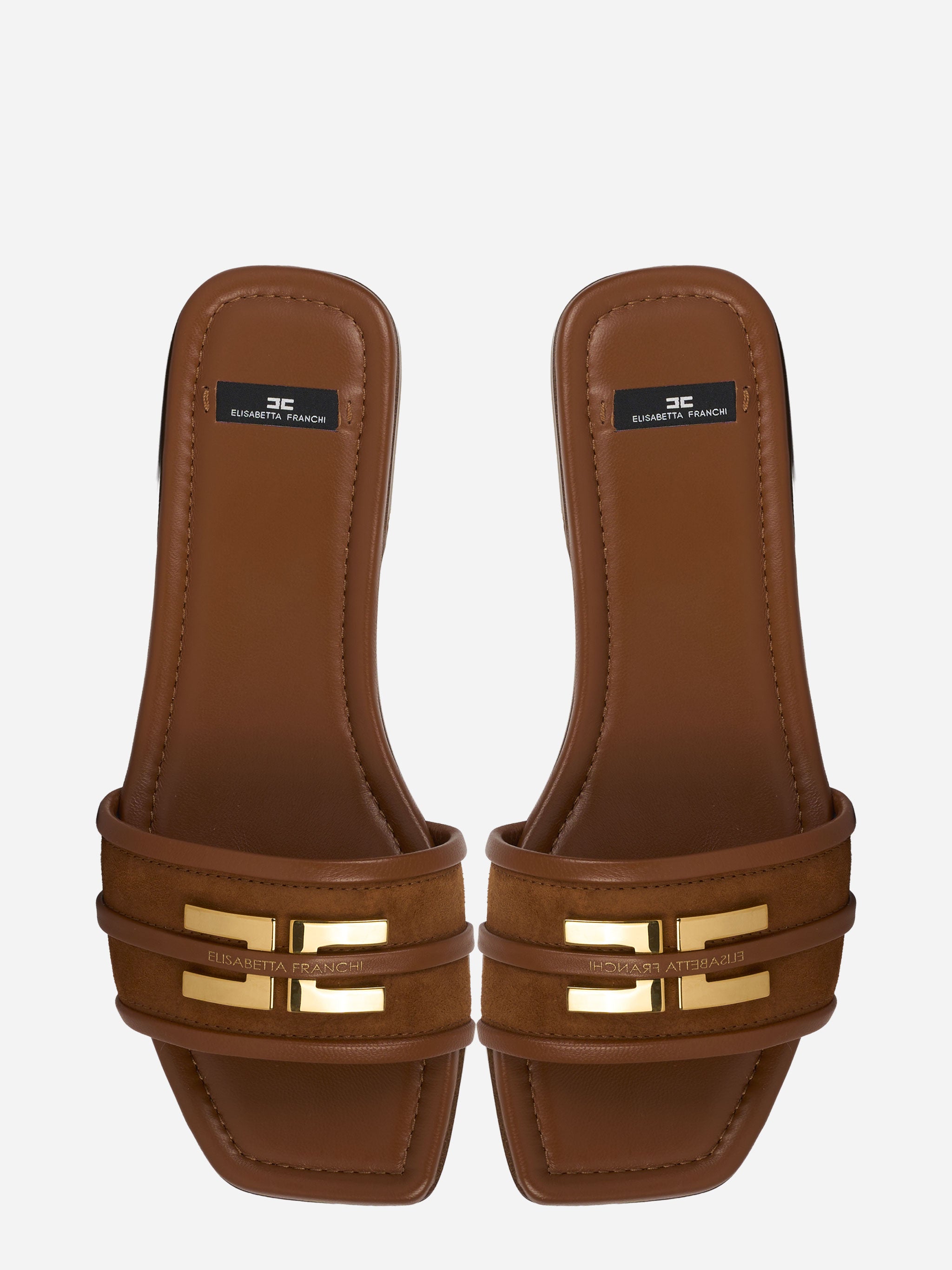 Sandalo flat in pelle con dettaglio logo marrone