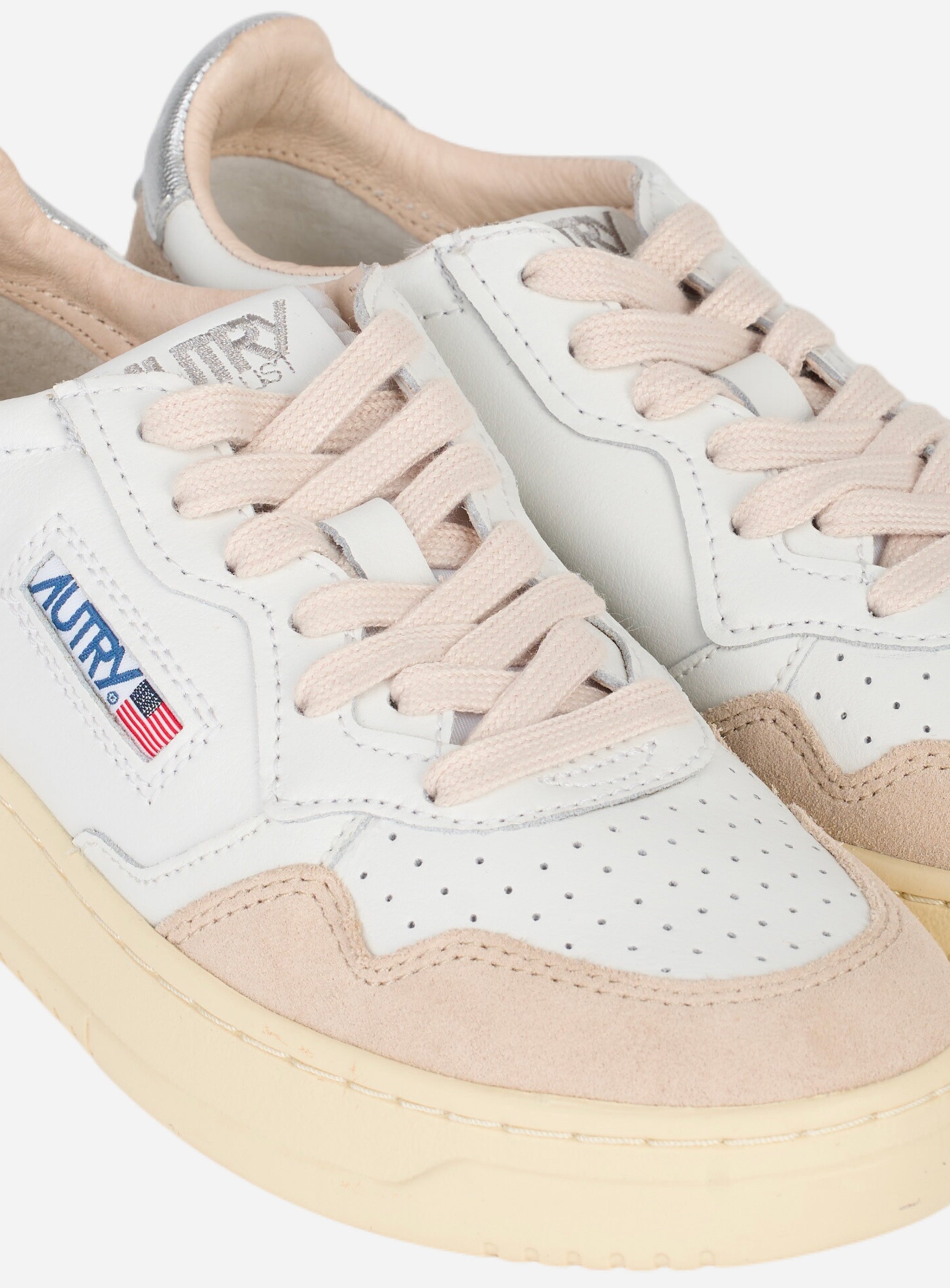 SNEAKERS MEDALIST LOW IN PELLE E SUEDe con talloncino argento Bianco