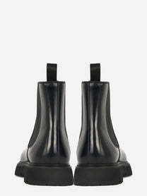 Stivale in pelle con fondo gomma Nero