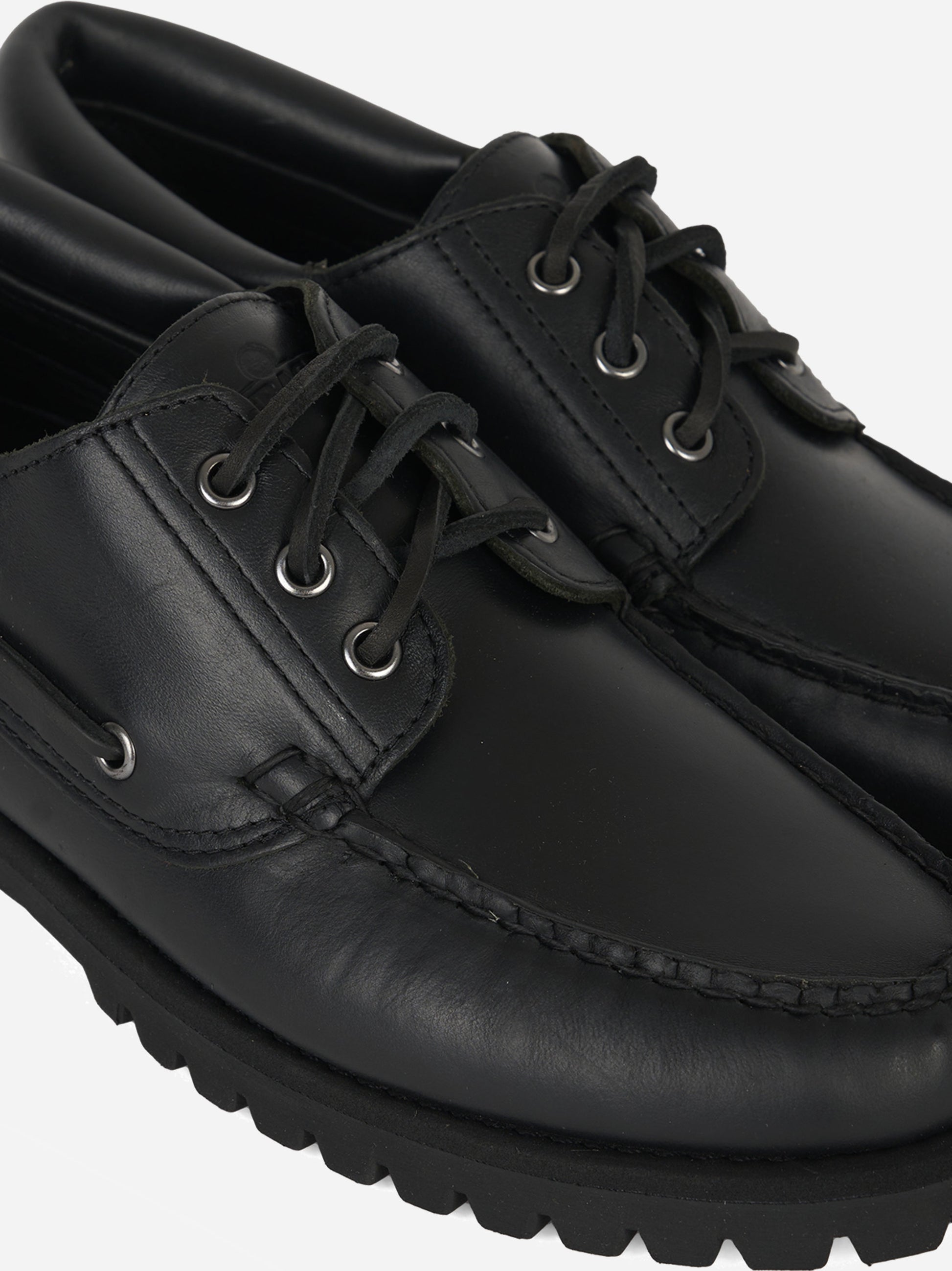 Stringata Acadia in pelle Nera