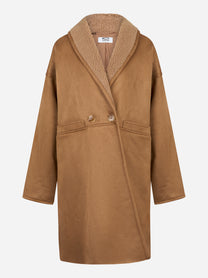 Cappotto beige con collo sciallato in eco shearling