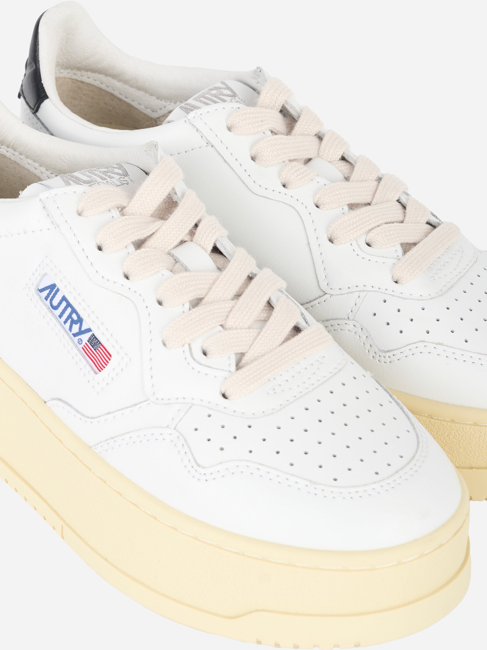 SNEAKERS MEDALIST PLATFORM IN PELLE COLORE BIANCO E Nero