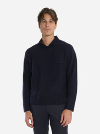 Maglia con colletto in lana