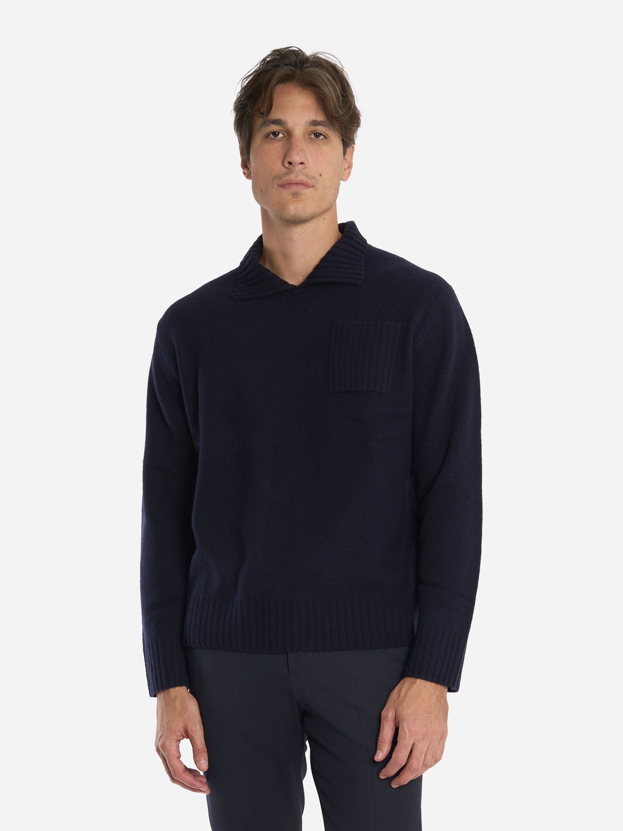 Maglia con colletto in lana