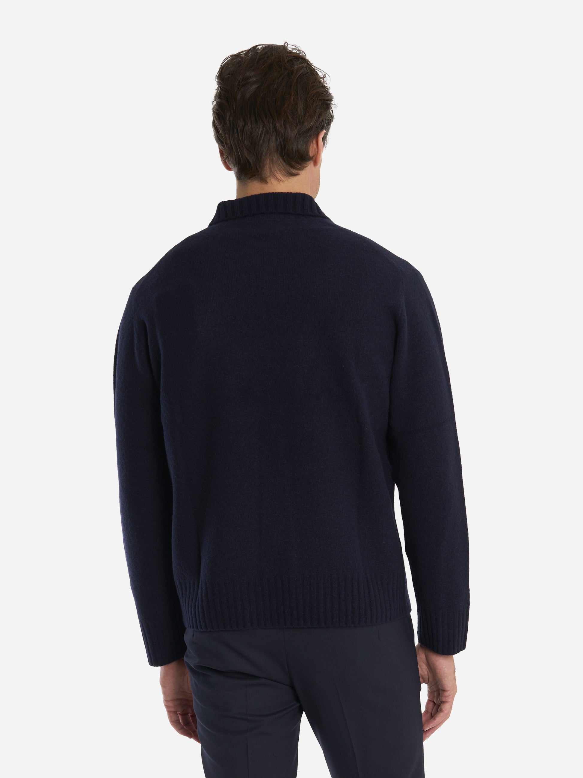 Maglia con colletto in lana