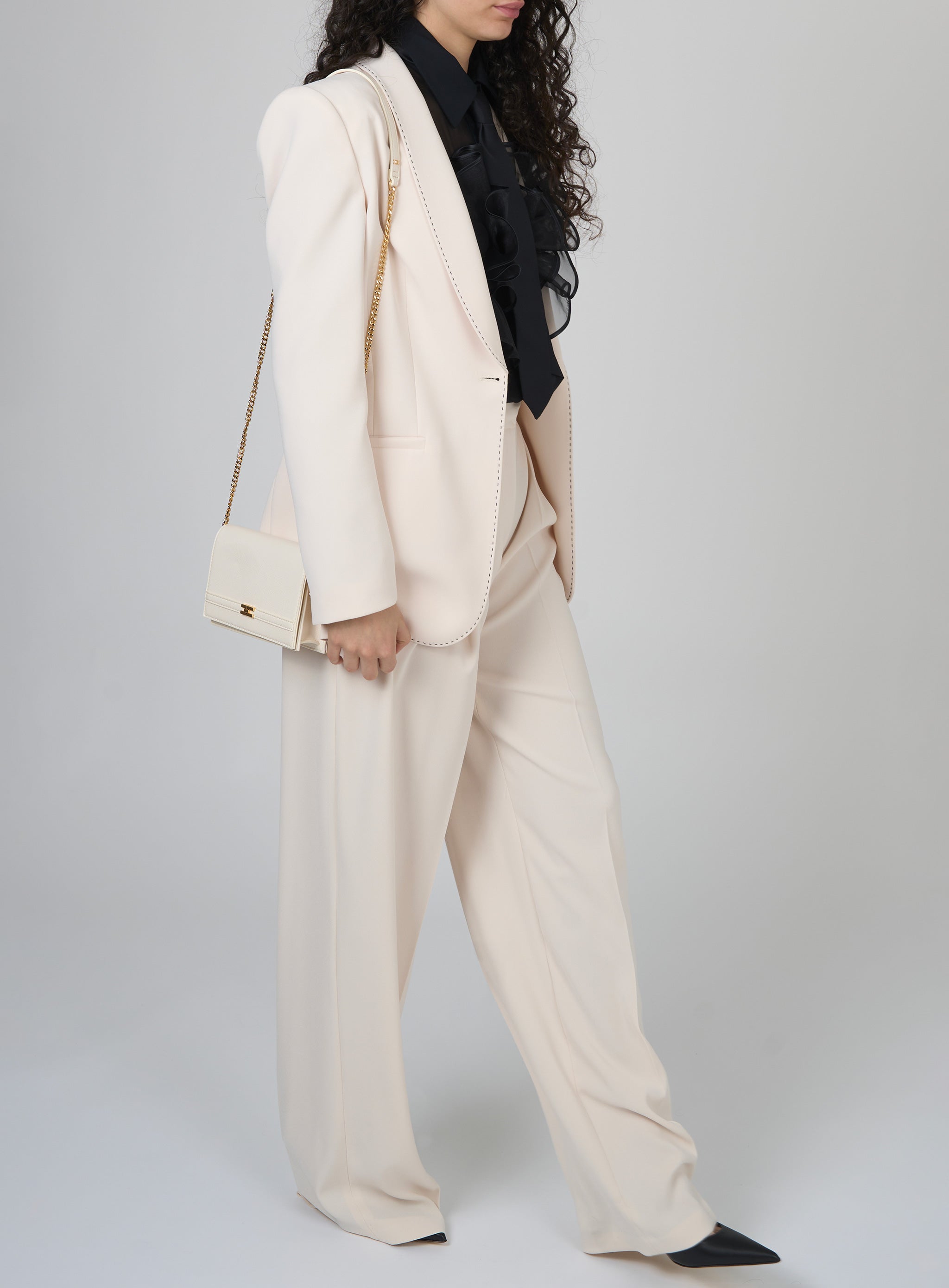 Camicia in voile di seta con ruches e cravatta Nero