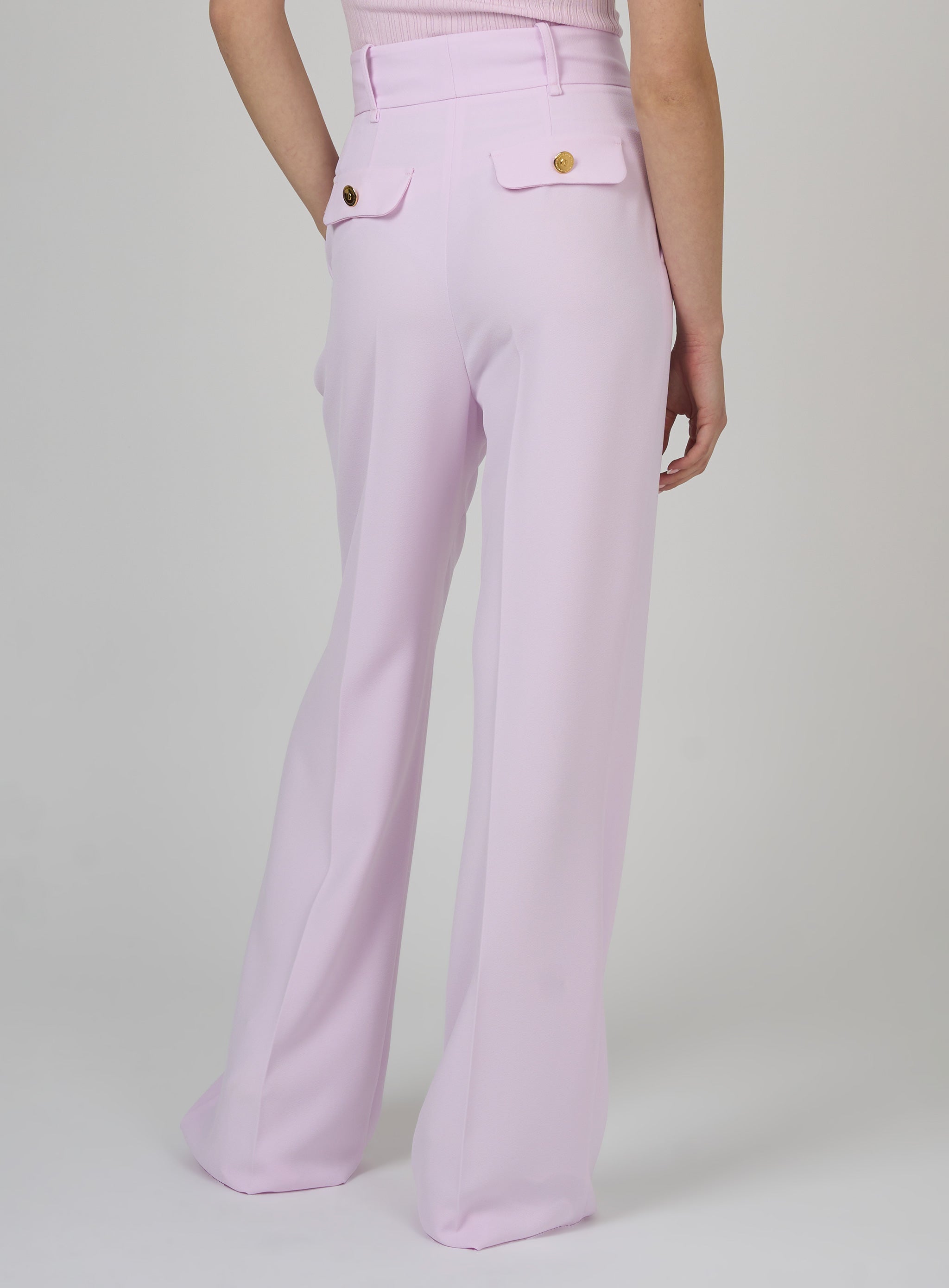 Pantaloni in crepe con bottoni dorati Rosa