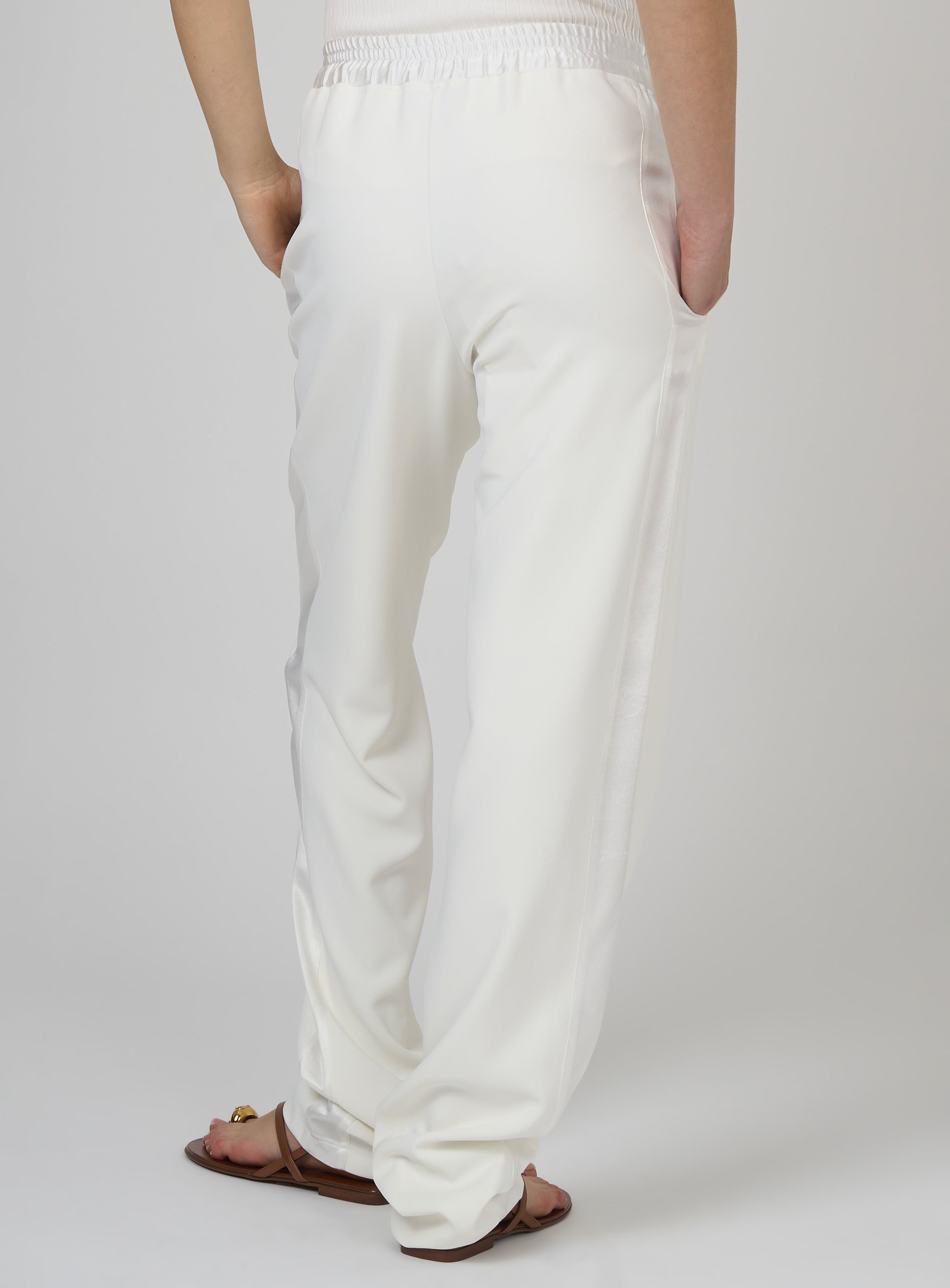 Pantaloni smoking in crepe con bande in raso Bianco