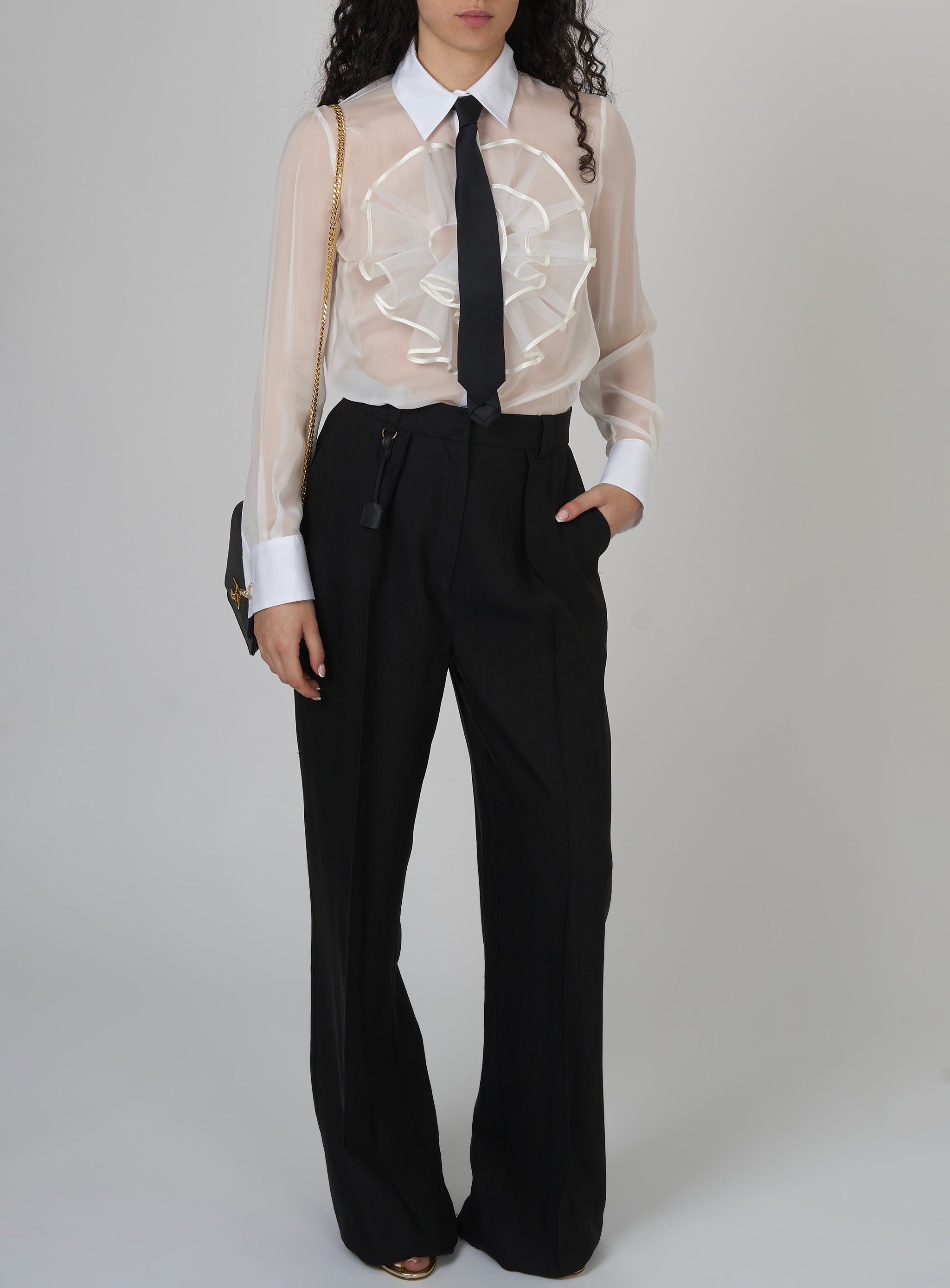 Camicia in voile di seta con ruches e cravatta Bianco