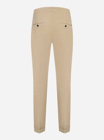 Pantaloni slim fit beige in gabardina DONDUP – vista posteriore