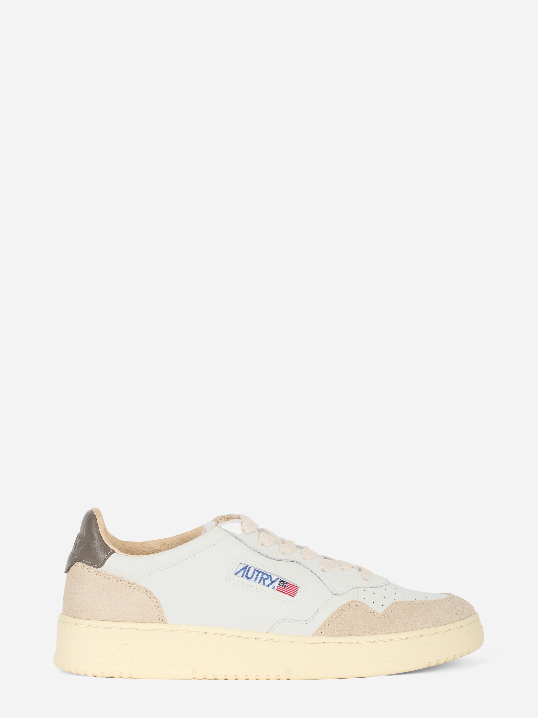 Sneakers Medalist Low in pelle bianca e e talloncino Marrone