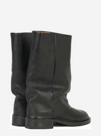 Stivale in pelle nero con gambale oversize