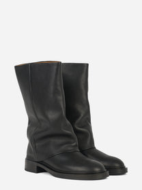 Stivale in pelle nero con gambale oversize