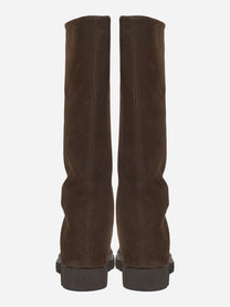 Stivale in nabuk marrone con cambale ripiegato