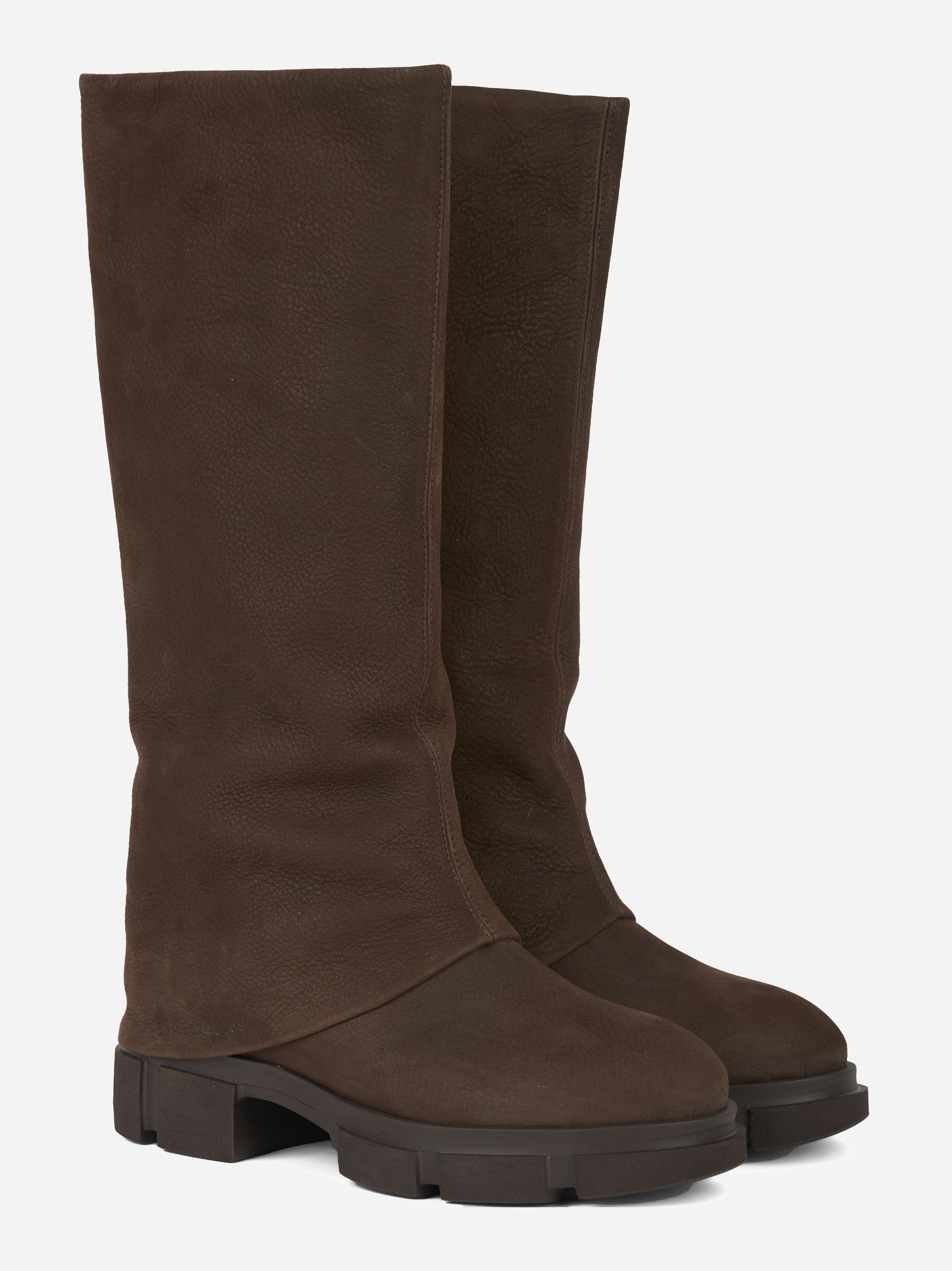 Stivale in nabuk marrone con cambale ripiegato