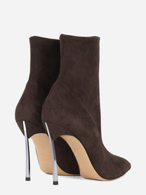 Stivaletto con tacco blade in suede stretch marrone
