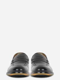 Mocassino in pelle nero con fondo cuoio