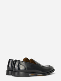 Mocassino in pelle nero con fondo cuoio