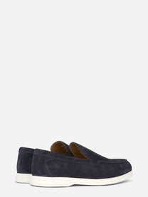 Mocassino in camoscio blu con fondo gomma