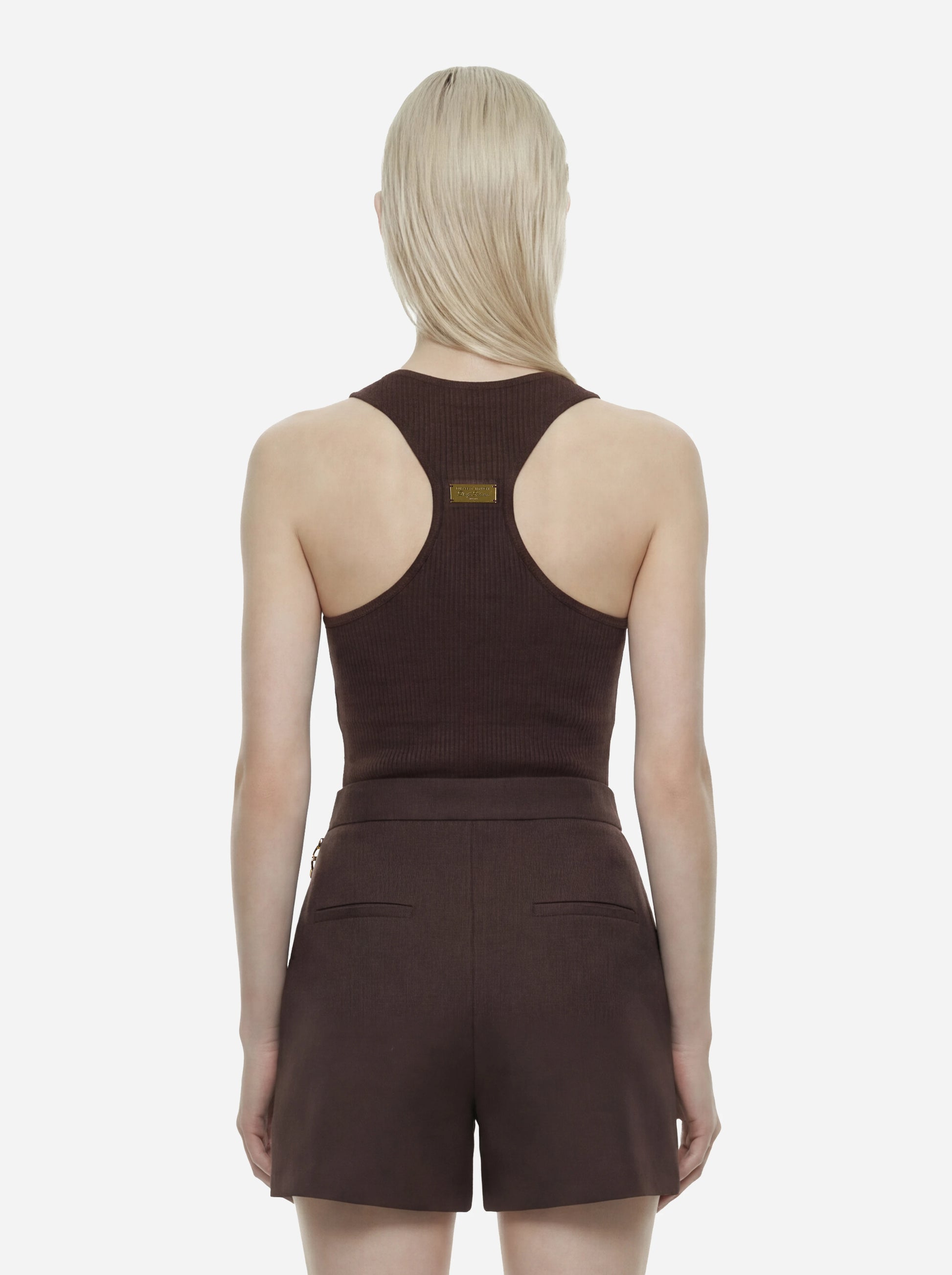 Top in maglia marrone a micro trecce