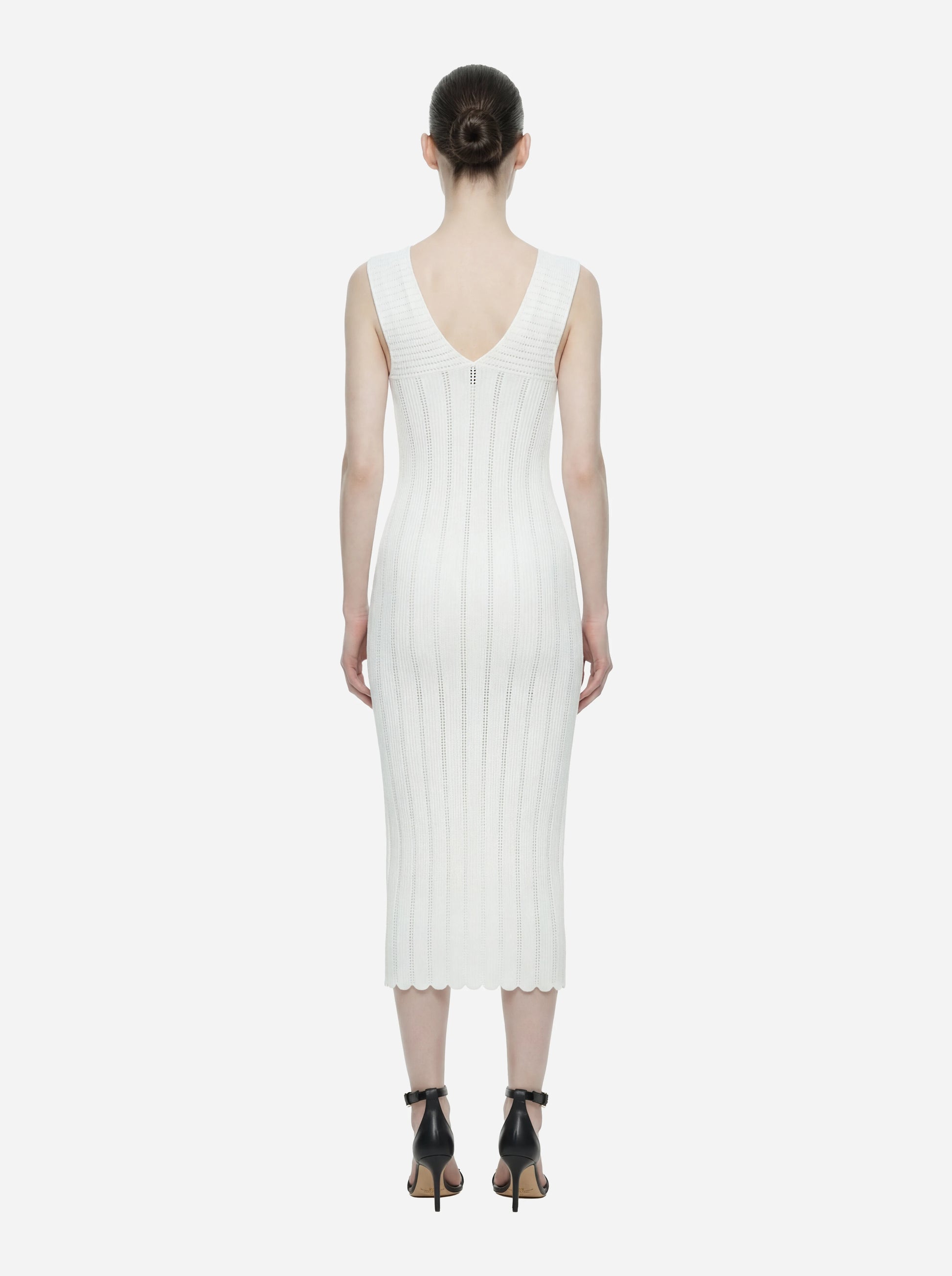 Abito bianco in maglia a jour