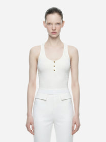 Top in maglia bianco a micro trecce