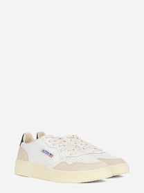 Sneaker Medalist Low in pelle bianca e nera - vista tre quarti