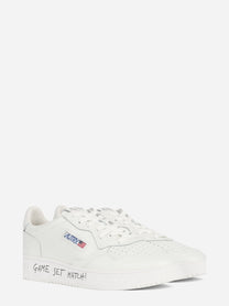 Sneaker Medalist Low in pelle bianca - vista tre quarti