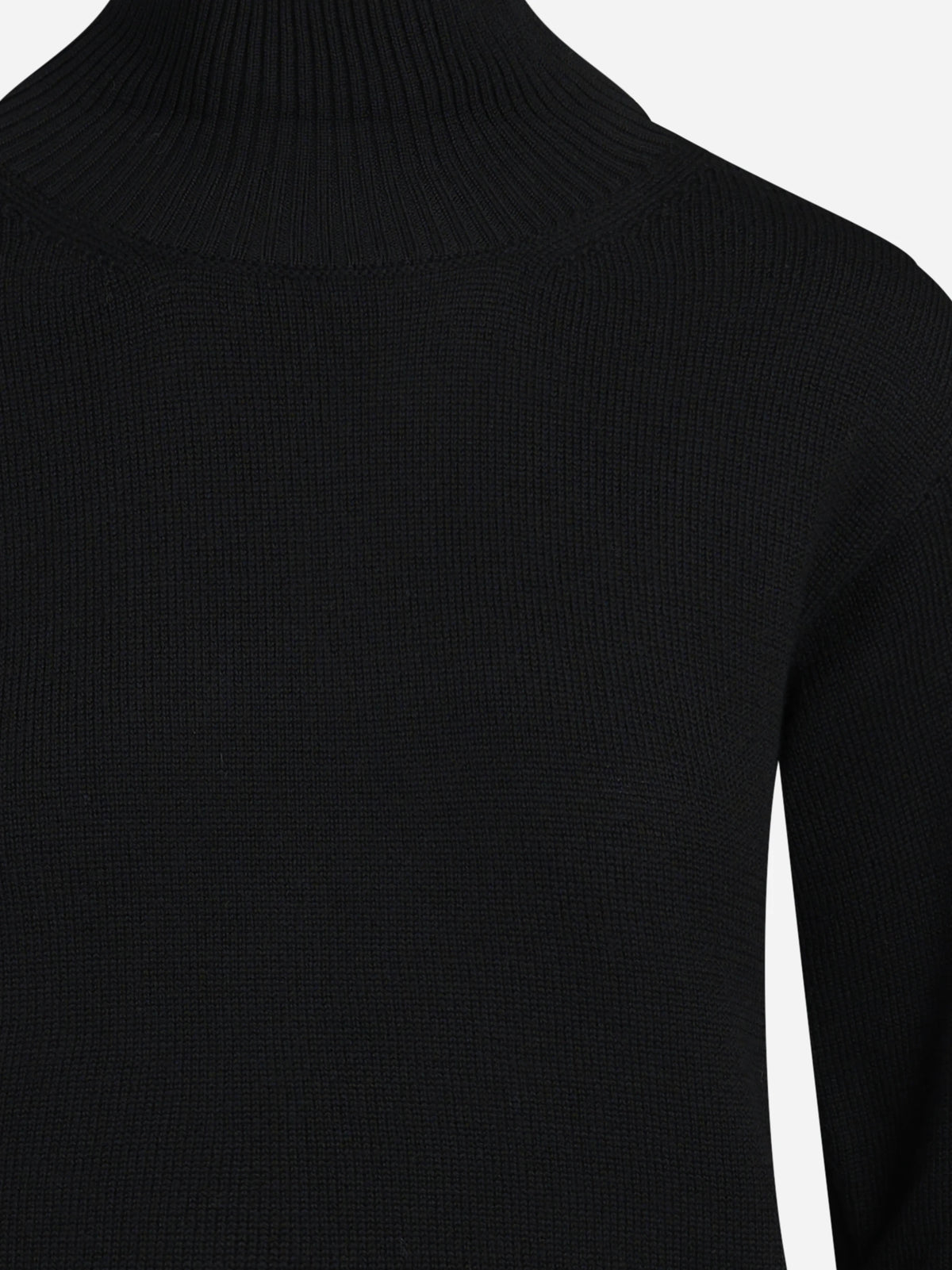 Lupetto oversize in lana nera - dettaglio del prodotto
