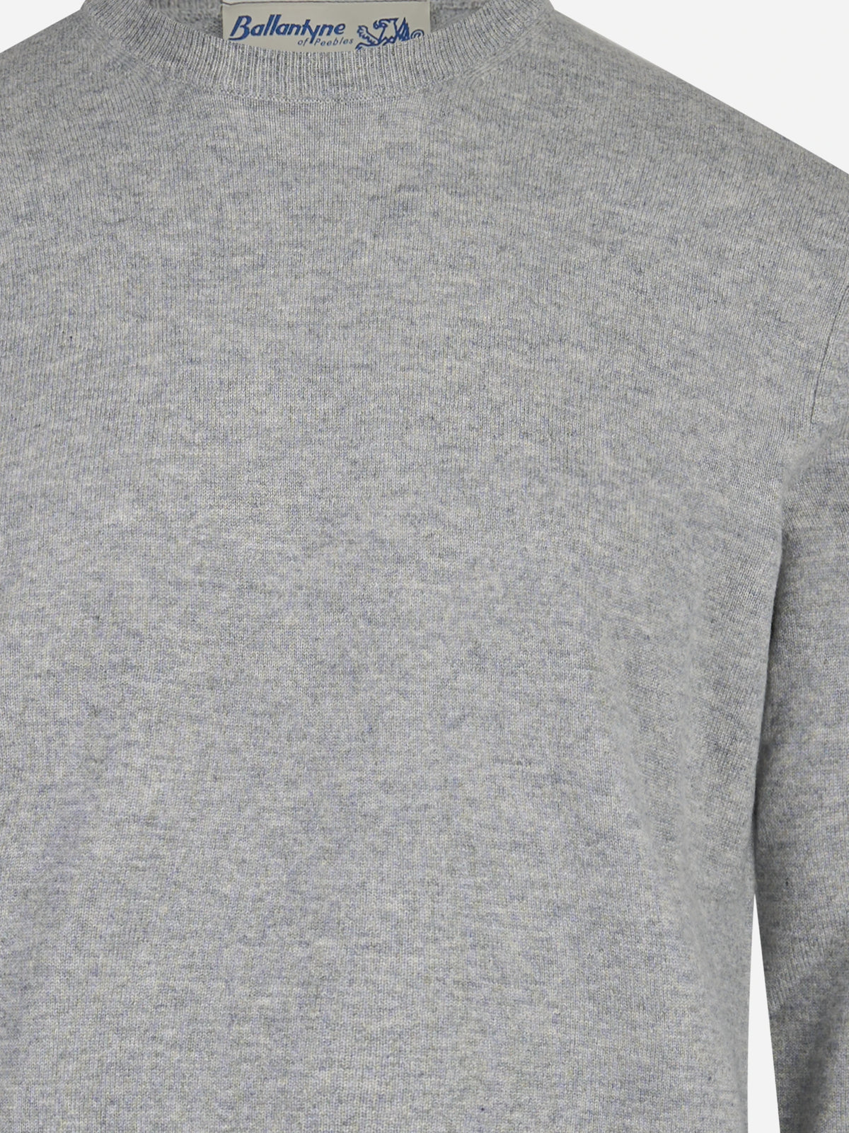 Maglia girocollo in cashmere grigio - dettaglio