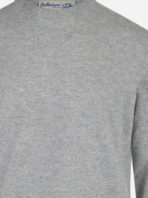Maglia girocollo in cashmere grigio - dettaglio