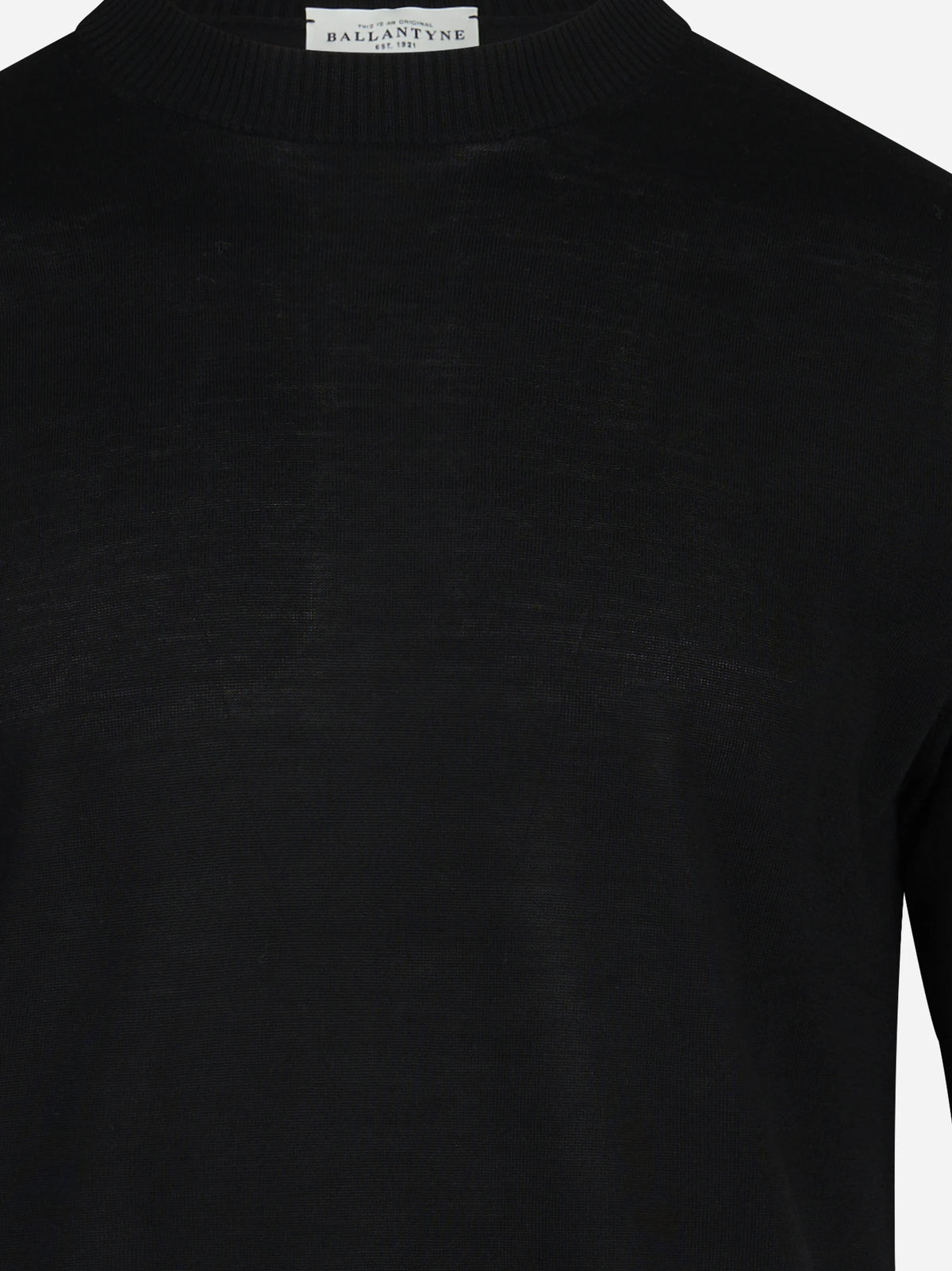 Maglia a maniche corte in lana finezza 16 nero - dettaglio