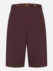 Bermuda in crepe bordeaux con accessorio gioiello Elisabetta Franchi - retro