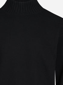 Maglia lupetto in lana vergine nero - dettaglio