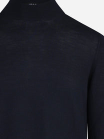 Maglia girocollo in lana vergine blu - dettaglio del prodotto