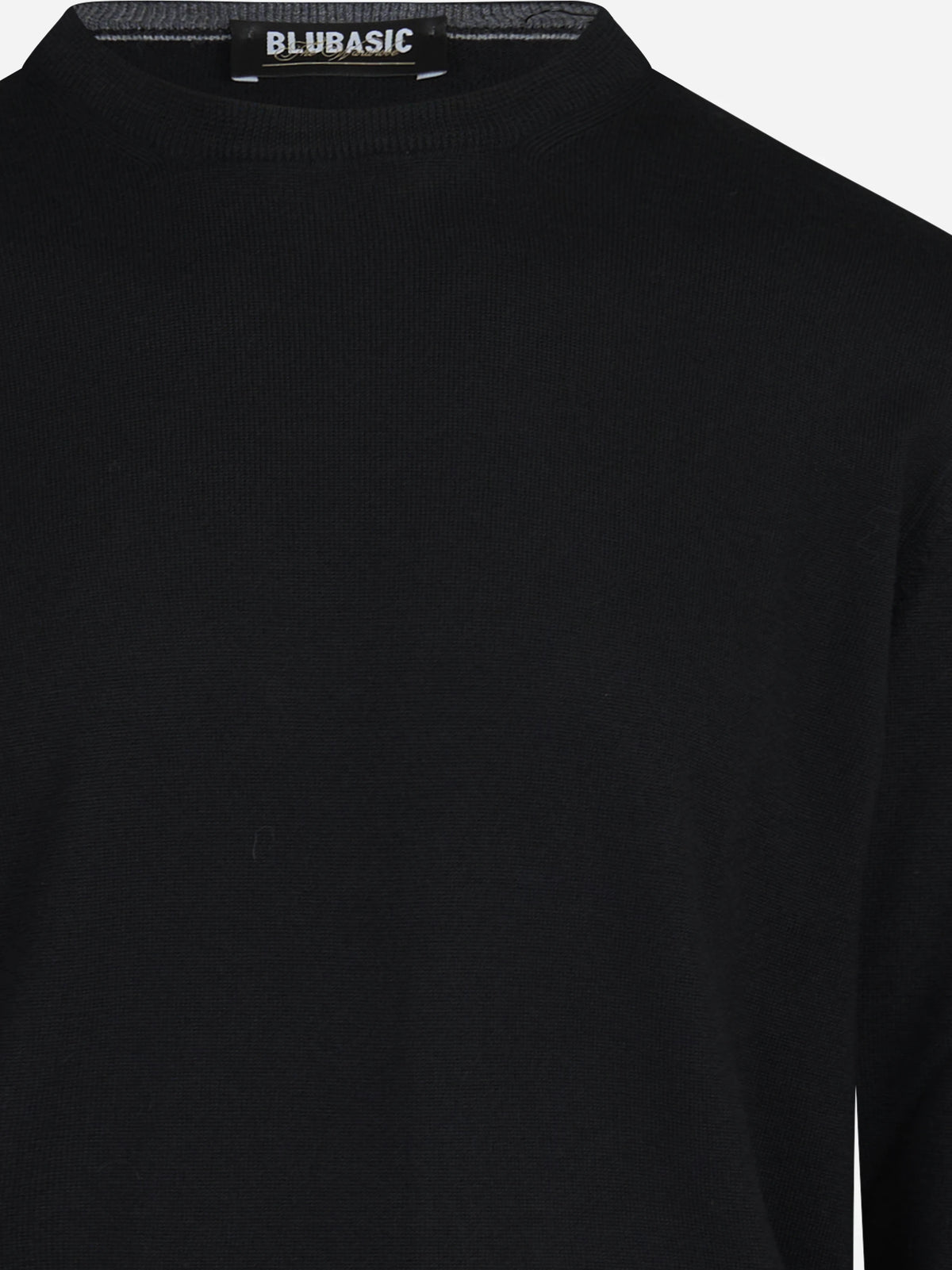Maglia girocollo in lana merino finezza 12 nera - dettaglio del prodotto