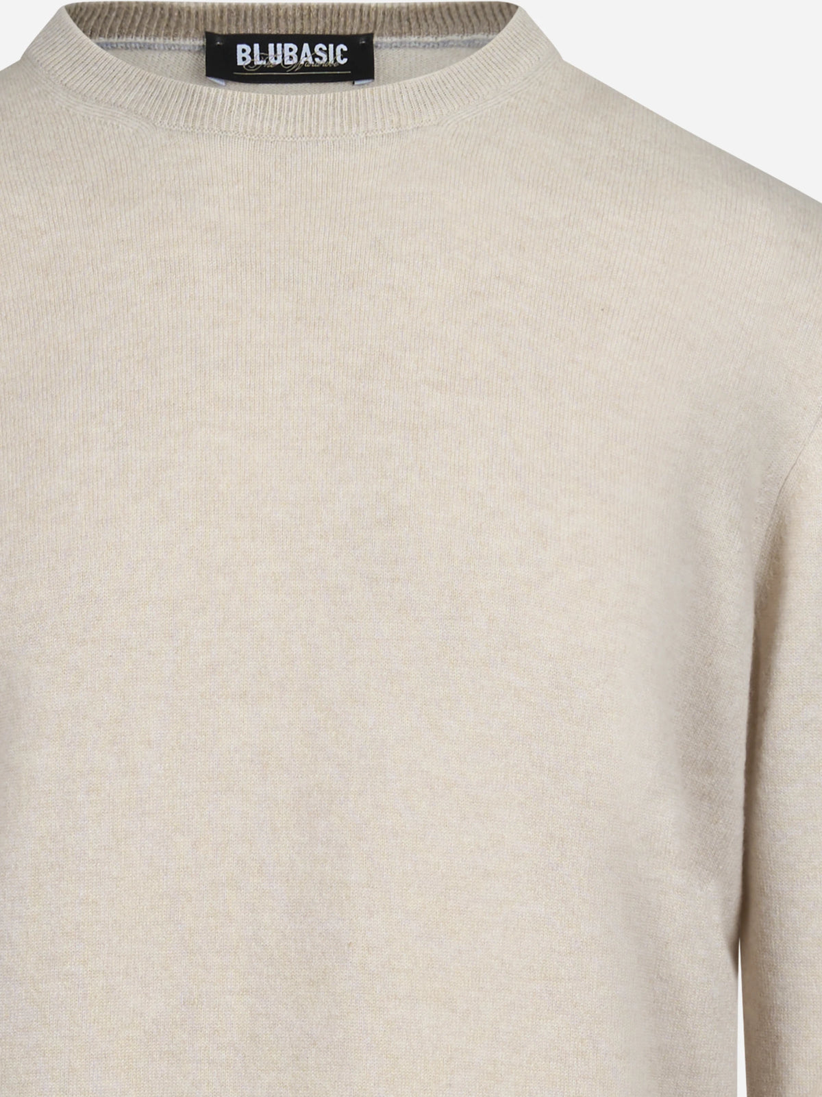 Maglia girocollo in cashmere beige - dettaglio del prodotto