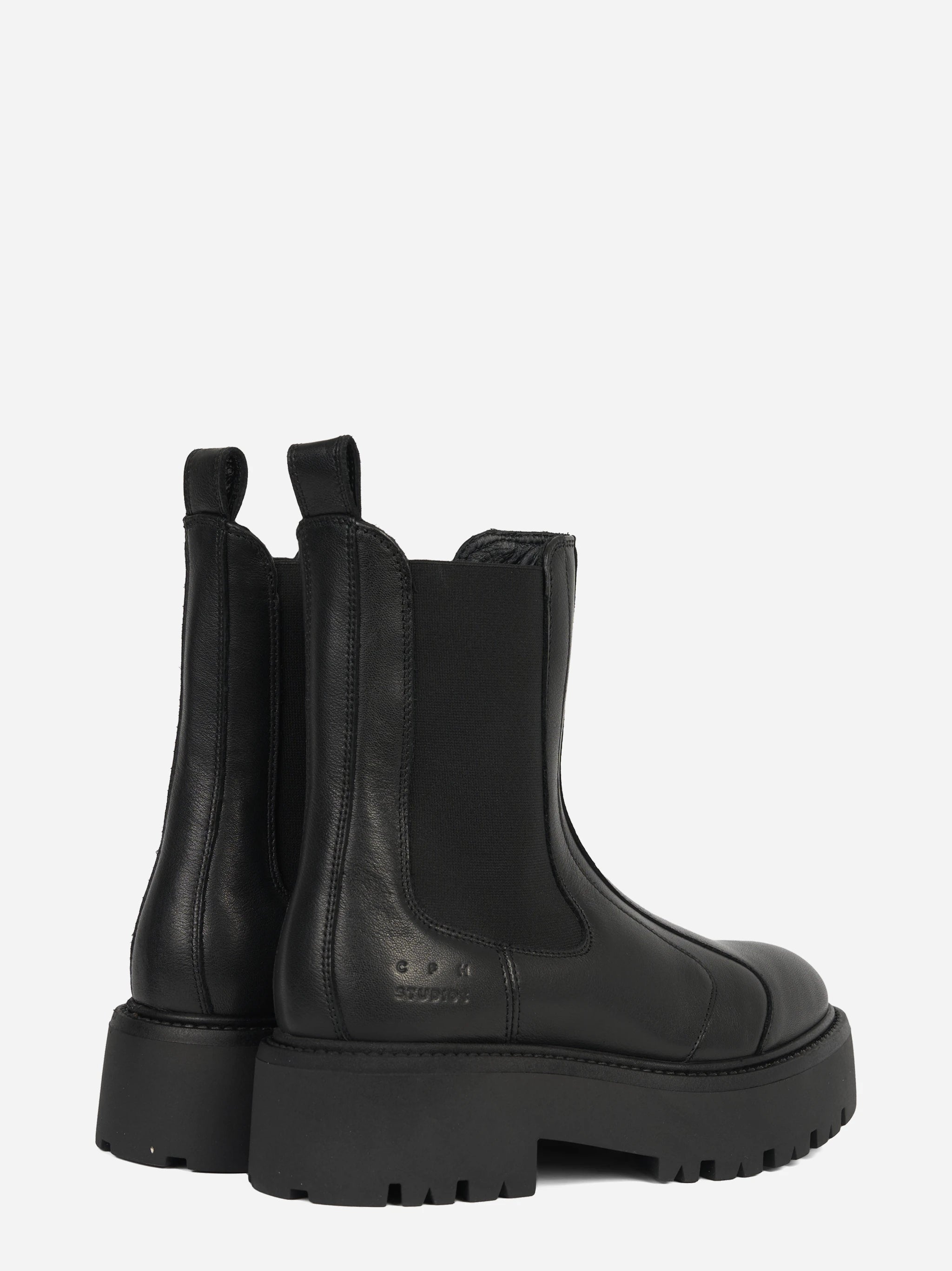 Chelsea boot CPH715 in pelle nera - vista laterale della coppia