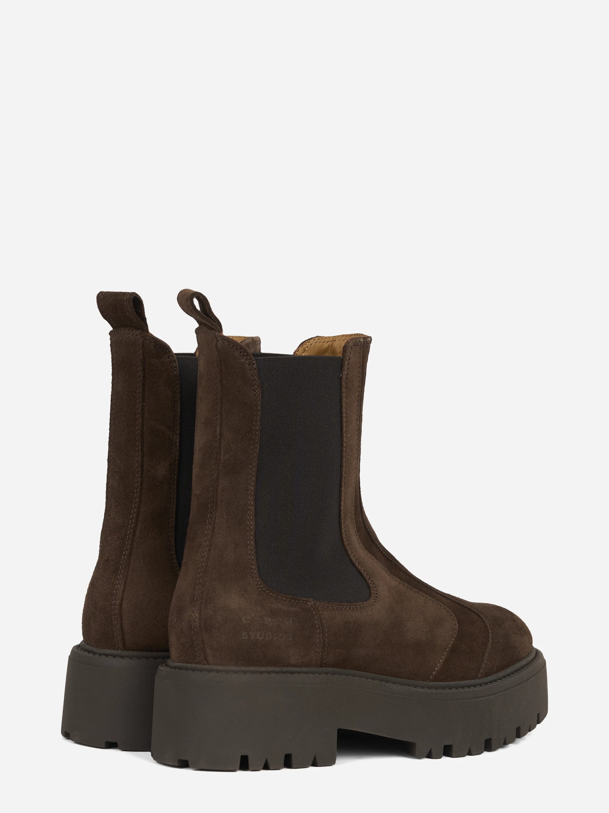 Chelsea boot CPH715 in camoscio chocolate - vista laterale della coppia