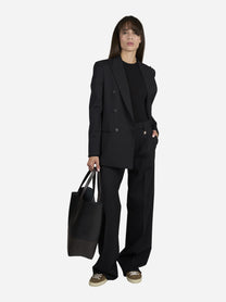 Blazer doppiopetto in lana stretch nero - indossato, look completo