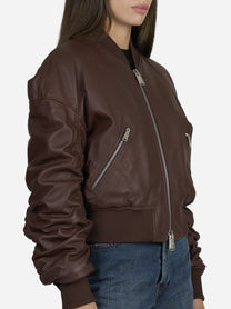 Bomber oversize in pelle di agnello - dettaglio indossato