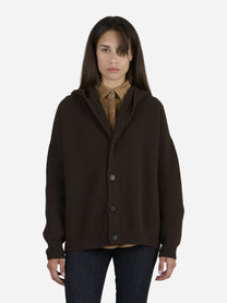 Cardigan oversized pescatore marrone - indossato, vista frontale