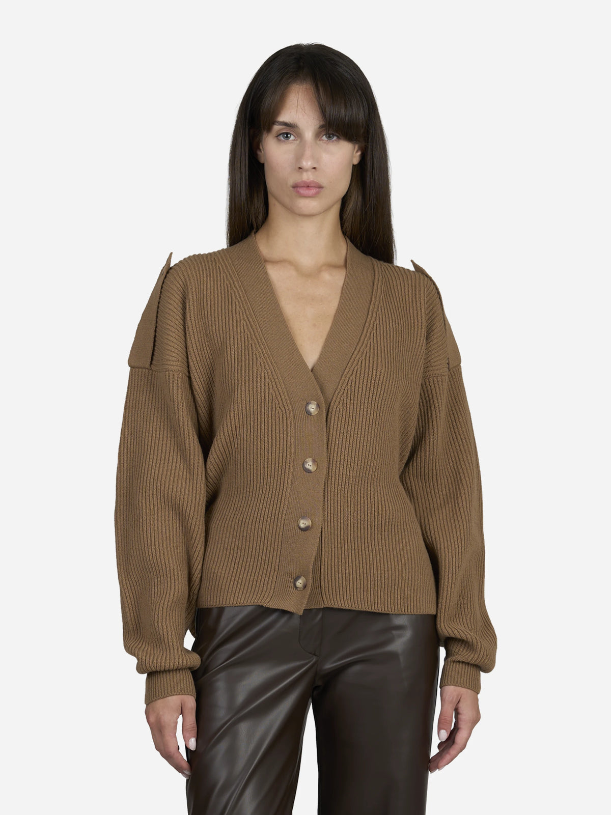 Cardigan pescatore regular-fit marrone - indossato, vista frontale
