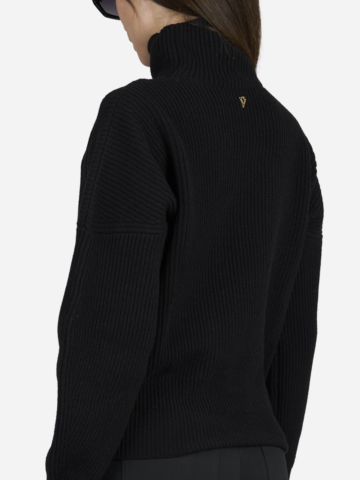 Maglia collo alto regular-fit nera - indossato, vista alternativa