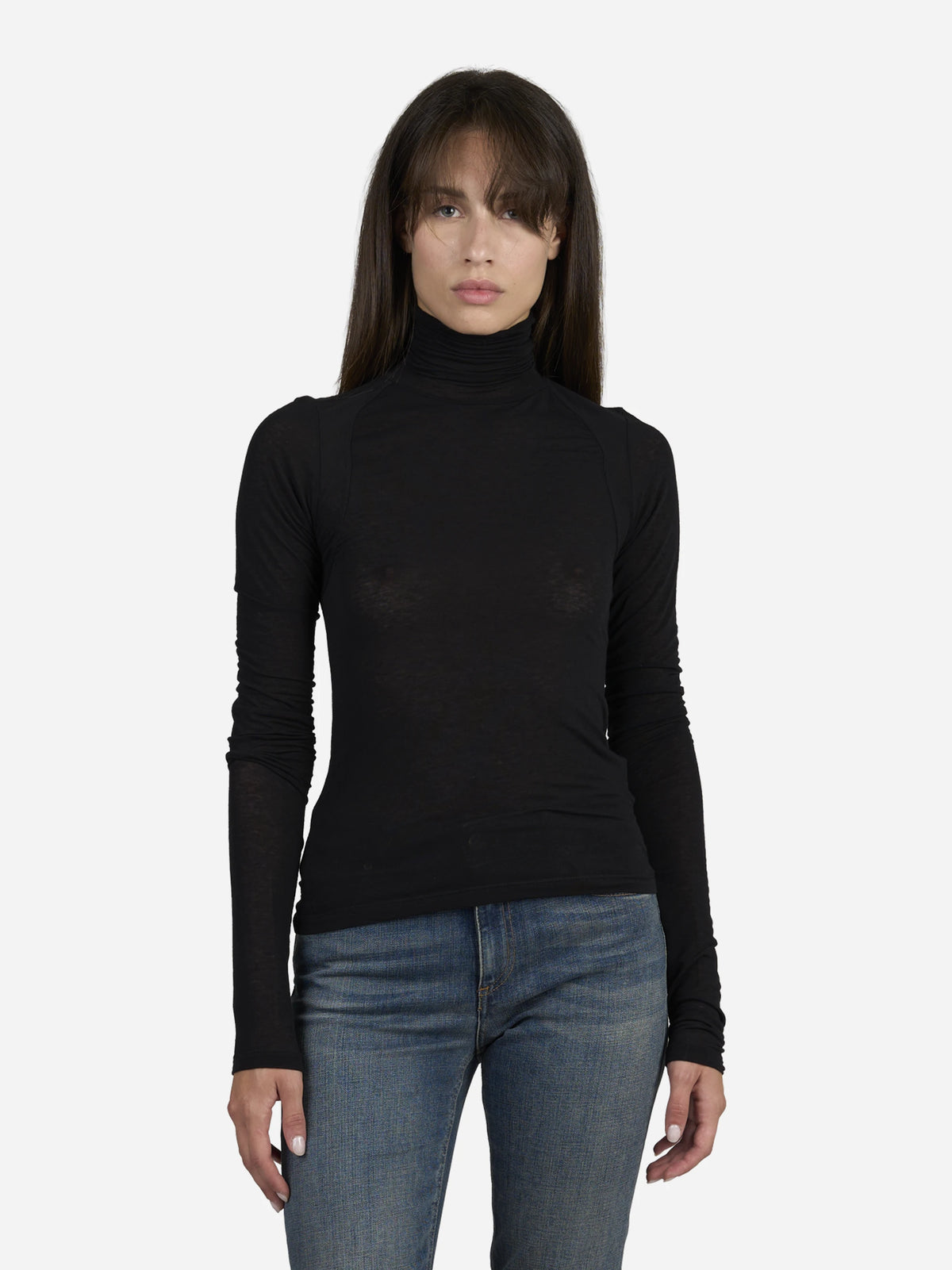 Maglia collo alto slim-fit nera - indossato, vista frontale