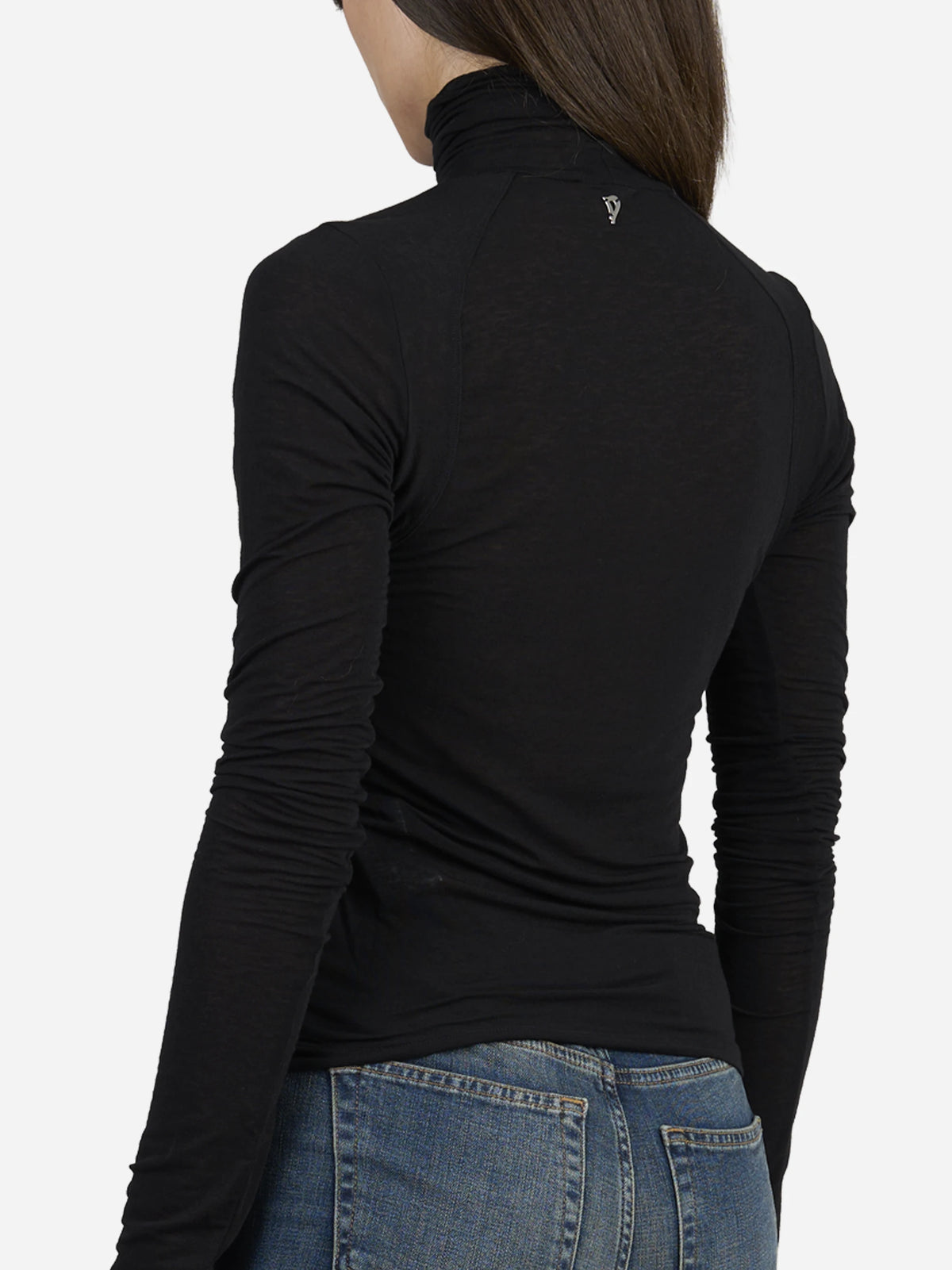 Maglia collo alto slim-fit nera - indossato, vista alternativa