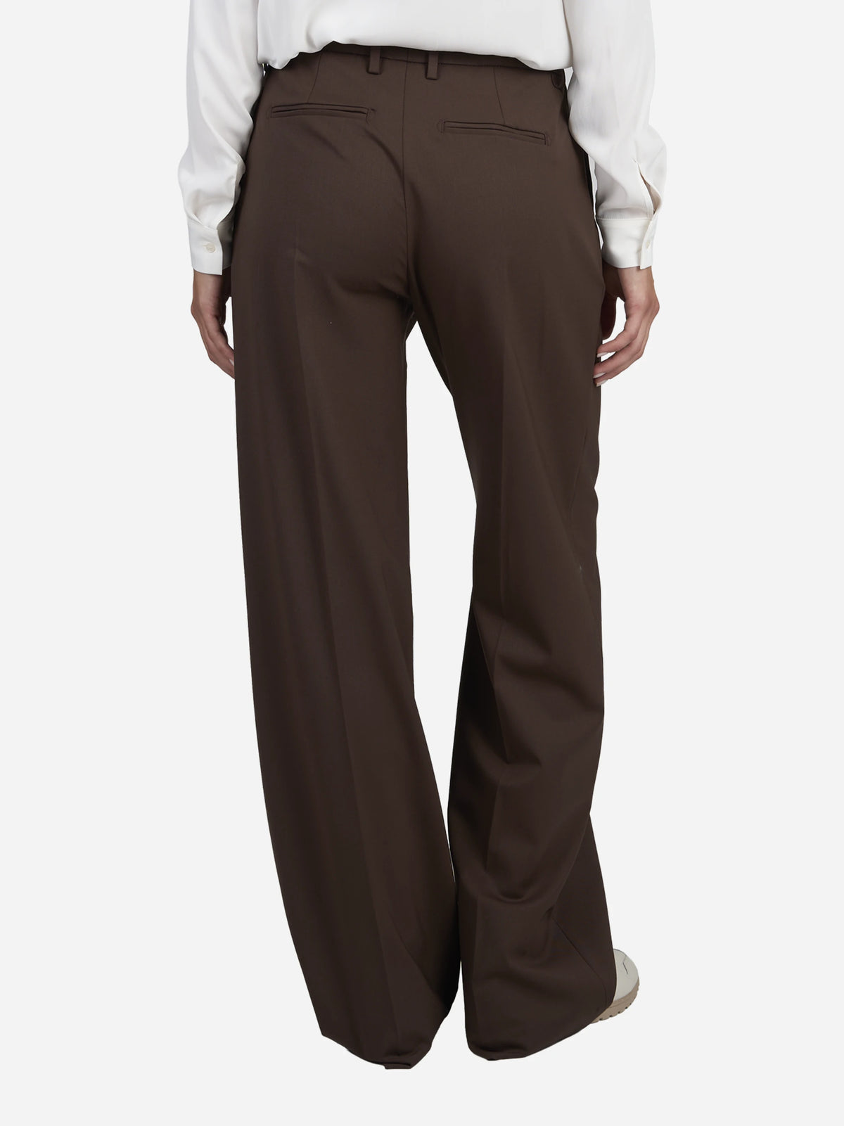 Pantaloni Lia loose fit marroni - indossato, vista posteriore