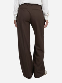 Pantaloni Lia loose fit marroni - indossato, vista posteriore